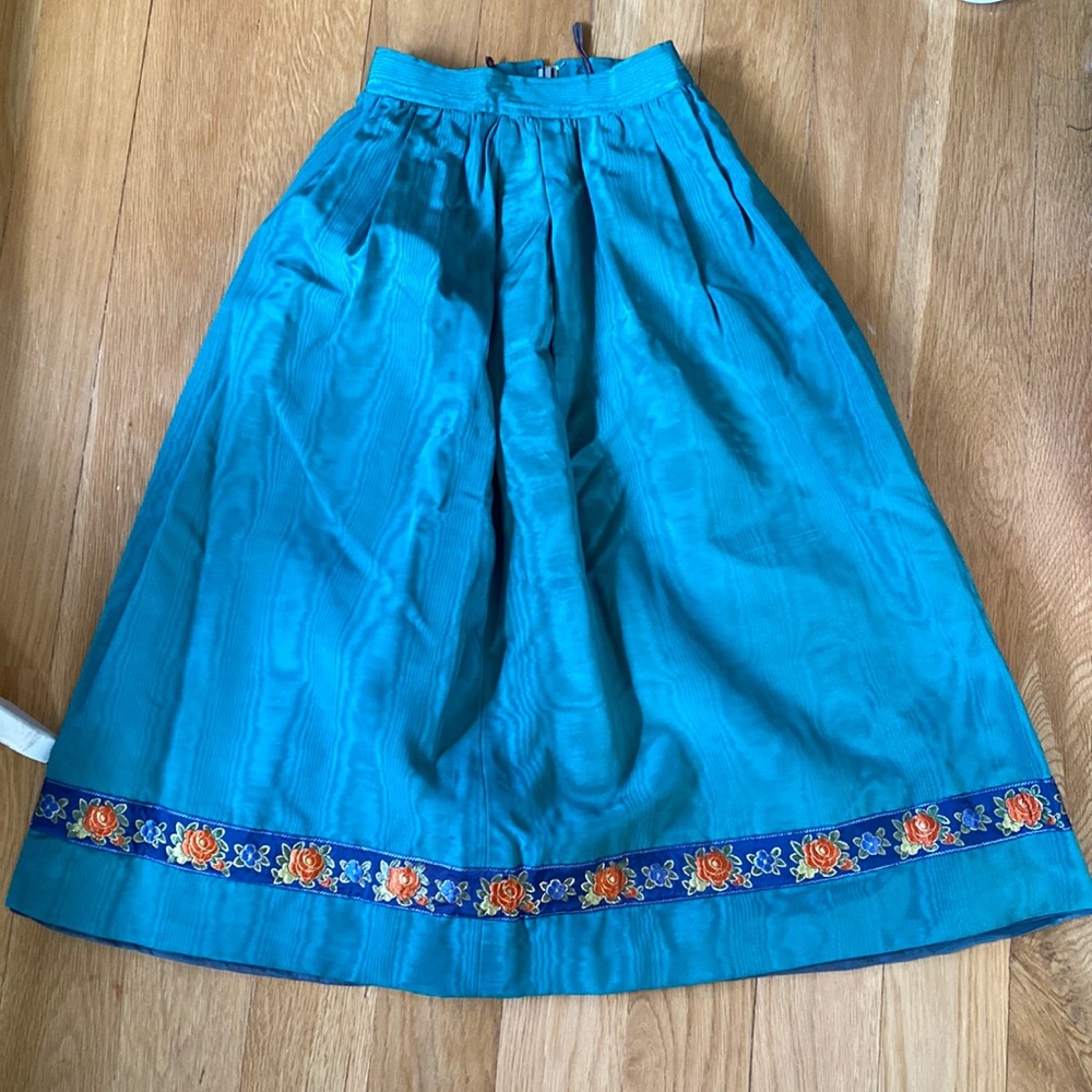 Green vintage skirt from Yves Saint Laurent Rive Gauche.